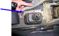 Clutch replacement guide - figure 05 - removing the transfer level gaiter.png