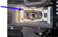 Clutch replacement guide - figure 03 - removing the lower gaiter.png