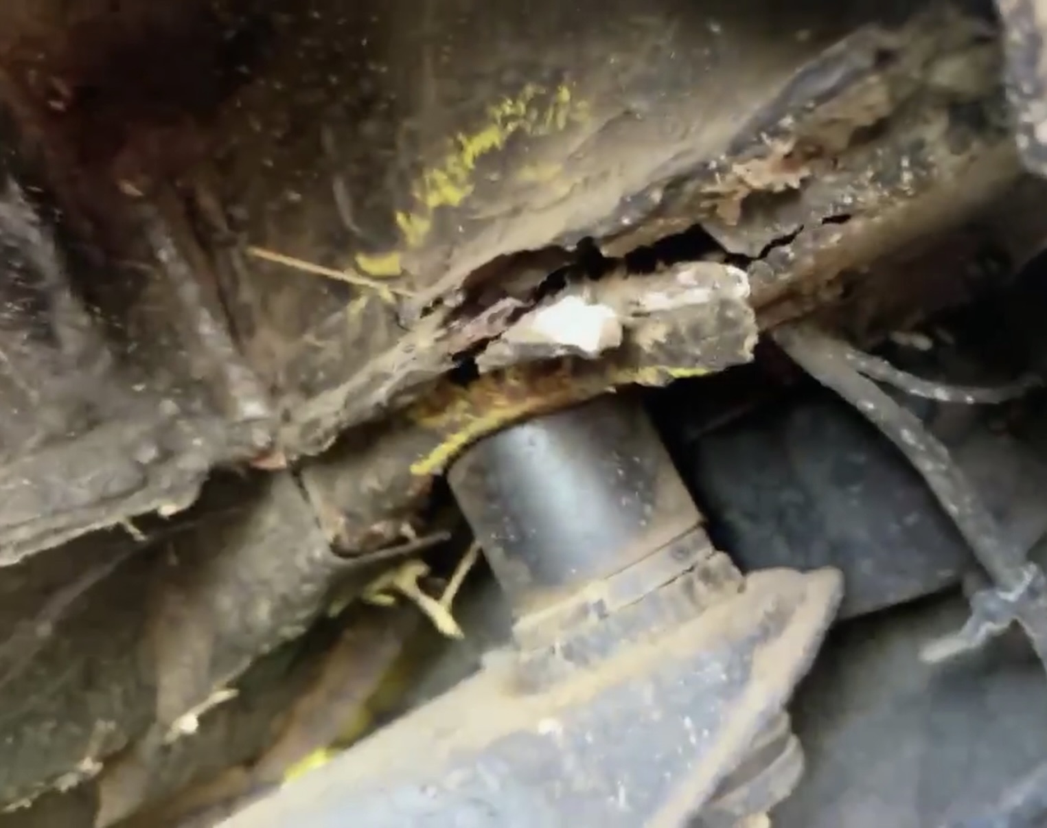 Can this rust be fixed? Are there sections available to weld in ...