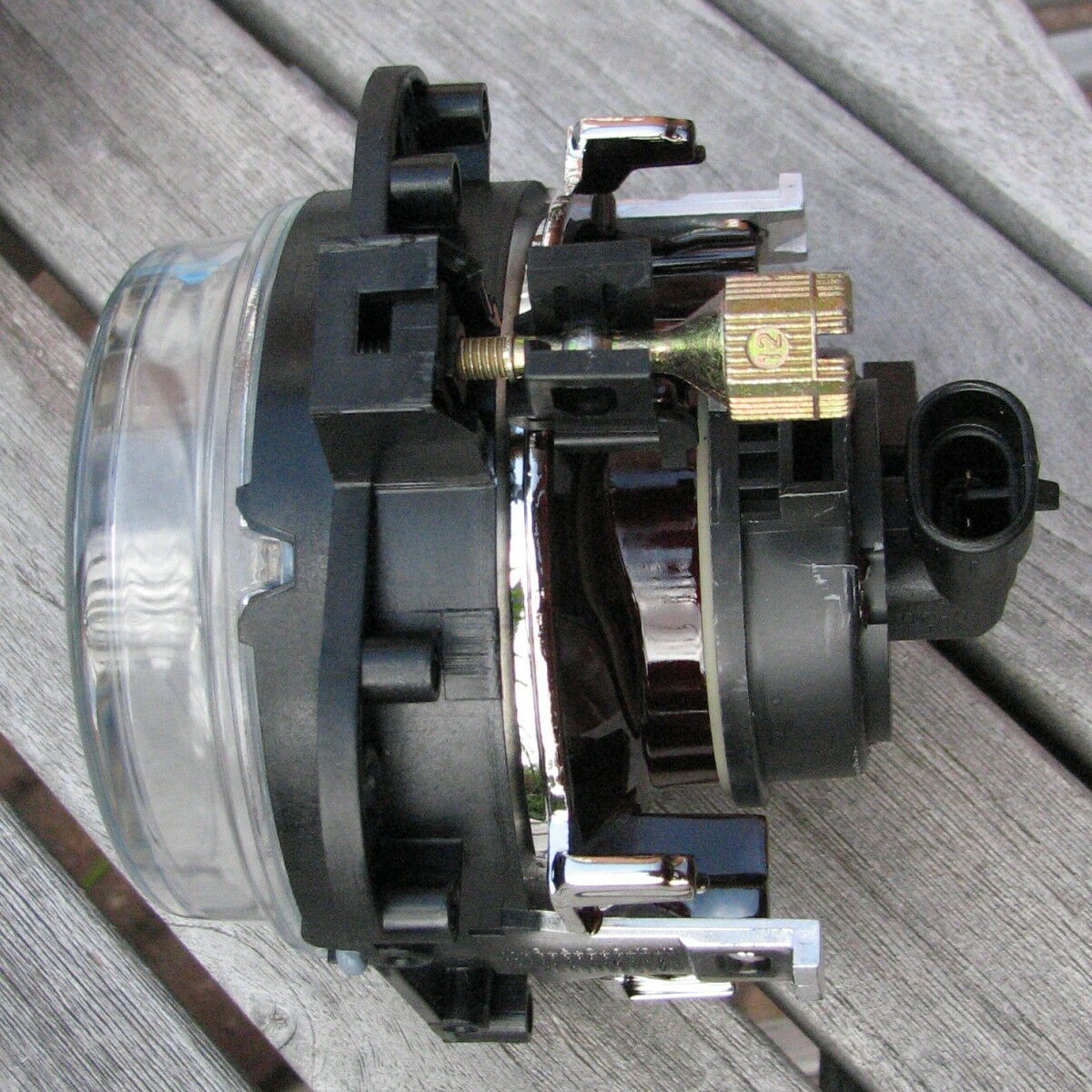 File:Suzuki Jimny 3 - fog lamp, front, Cibie 026719 - A03.jpg