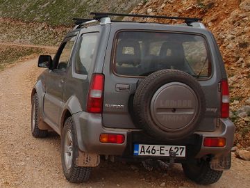 Suzuki Jimny - with roof rails, transverse mounted - A03.jpg