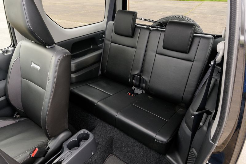 File:Suzuki Jimny 3 - seats - 2012-2018 - A01.jpg