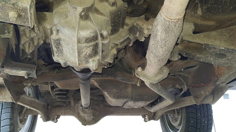 File:Suzuki Jimny - 2WD-only edition - transfer case - A06.jpg