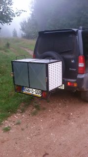 Suzuki Jimny with towbar mounted cargo box - A01.jpg