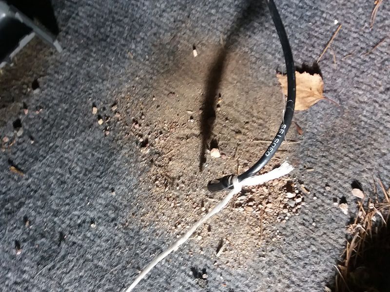 File:Radio antenna replacement guide - figure 03.jpg