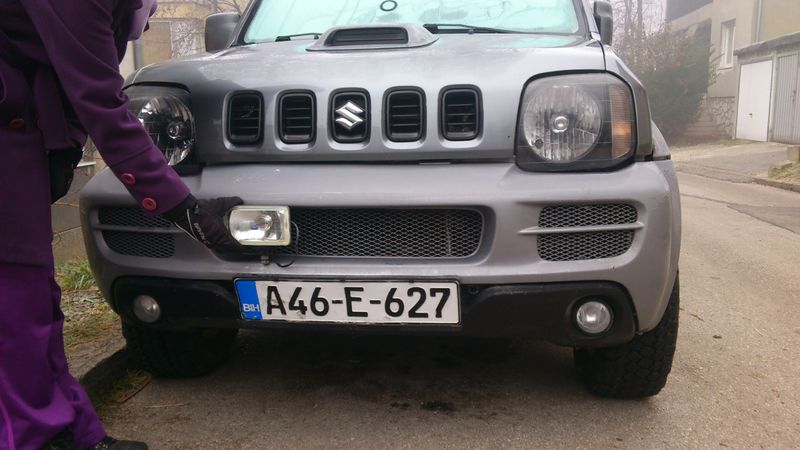 File:Suzuki Jimny 3 - auxiliary driving lamp positioning test - B01.jpg